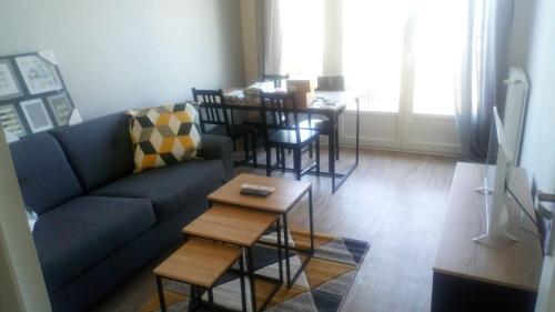 Sur le Toit du Bureau, T2 République