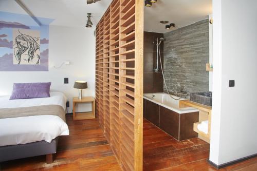 Junior Suite room in Boutique Hotel Saint-Géry