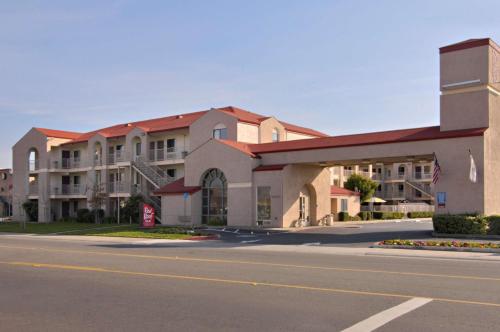 A szálláshely kívülről, California Inn and Suites in Rancho Cordova (California)