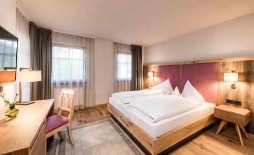 2 bedrooms, 3 beds