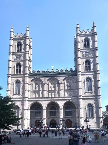 Hotel Le Deville – Montreal
