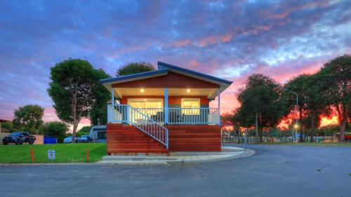 Yarrawonga Holiday Park Room Type - Superior Villa