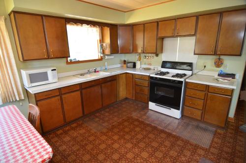 Bills Bay Condo - image 5
