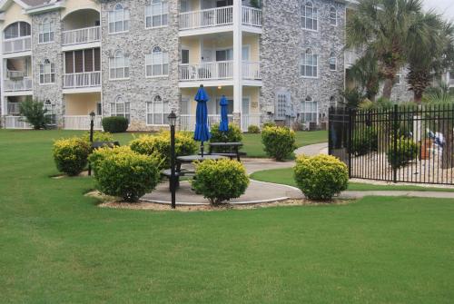 4673 Wild Iris Dr 203 Condo - image 2