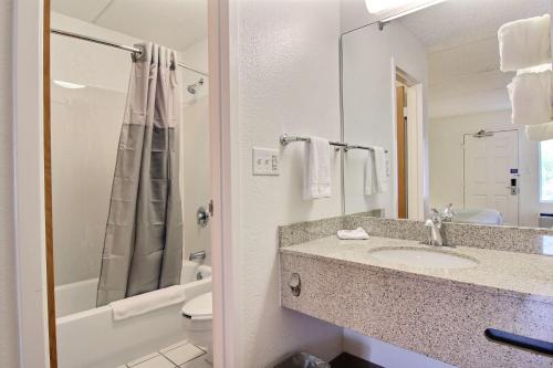 2 double beds