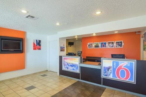 Motel 6-Lawton OK - image 5