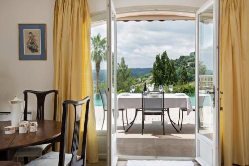 Luxury Pool Apartment at Villa Seburga