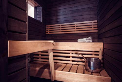 Arctic City Hotel - image 7