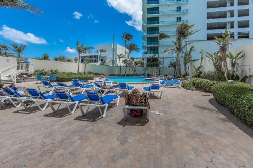 2/2 Miami - Hollywood Beach with direct ocean view at Sian - image 8