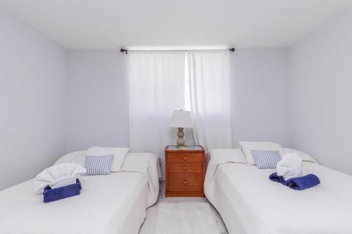 Two bed beach condo at Sian Miami in Hollywood, USA