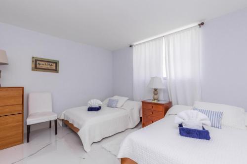 Two bed beach condo at Sian Miami in Hollywood, USA