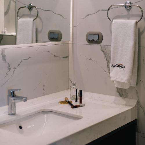 Capella Otel Ideally located in the Eskisehir area, Capella Otel promises a relaxing and wonderful visit. The property has everything you need for a comfortable stay. To be found at the property are daily housekee