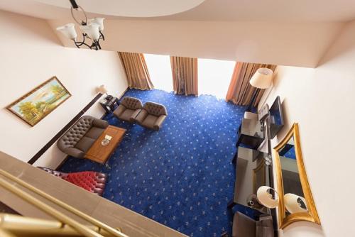 Regineh Hotel - image 3