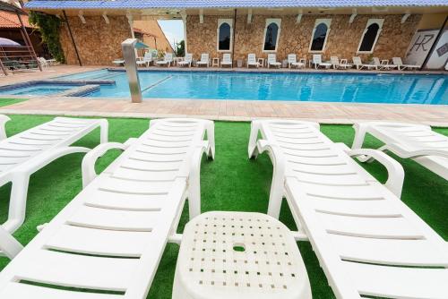 Regineh Hotel - image 14