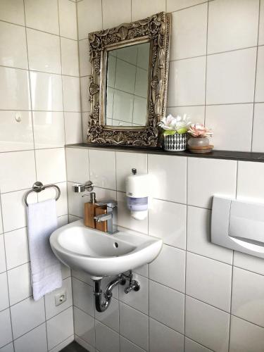 Apartment image 3