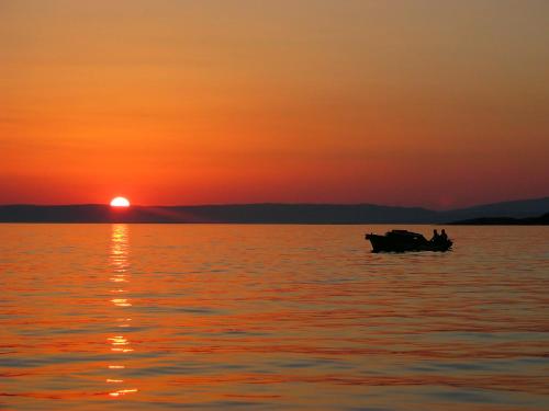 Apartments Sersic Baska - image 3
