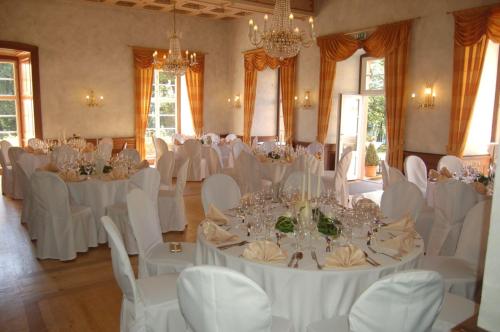 Banquet hall, SchlossHOTELGedern in Darmstadt Suburbs