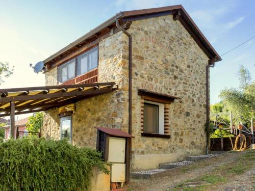 Cozy Cottage in Flower Riviera with Swimming Pool, Pension in Montedivalli Chiesa