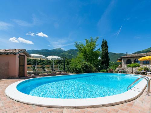 Spacious Holiday Home in Cagli with Garden - Cagli