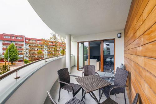 One-Bedroom Apartment with Parking image 7