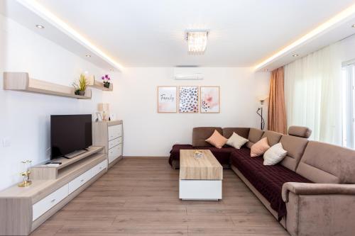  Apartments Iva Brstilo, Ferienwohnung in Omiš