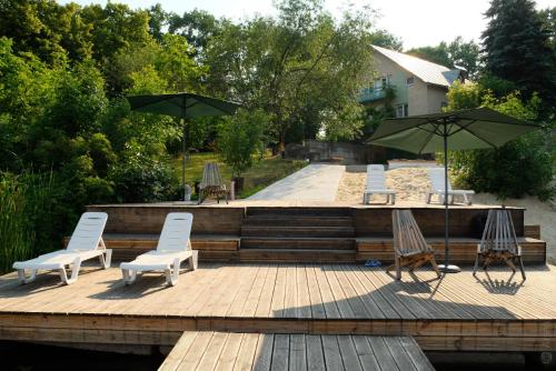 strand, Hotel Black Cube in Trypillya