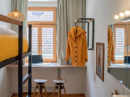 room detail thumbnail 1