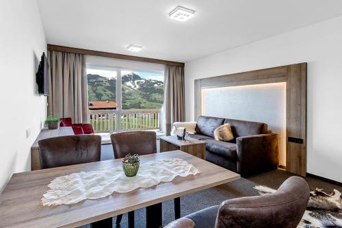 Suite with Mountain View