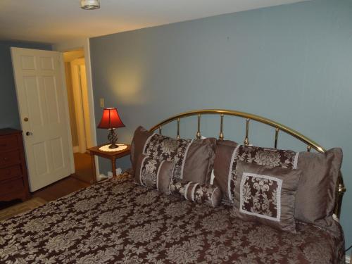 3 bedrooms, 5 beds