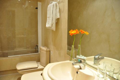 Hostal Castilla II Puerta del Sol - image 11