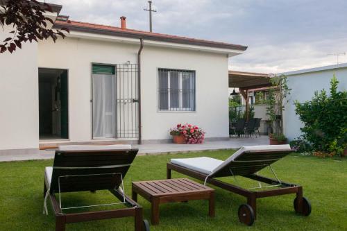  Macchia home in Marina di Carrara