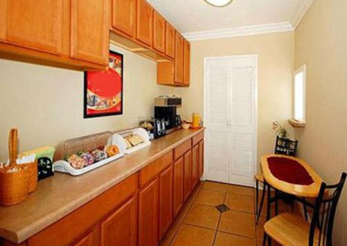 Escondido Lodge - main image