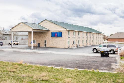 Motel 6-Rigby, ID - Hotel - Lorenzo