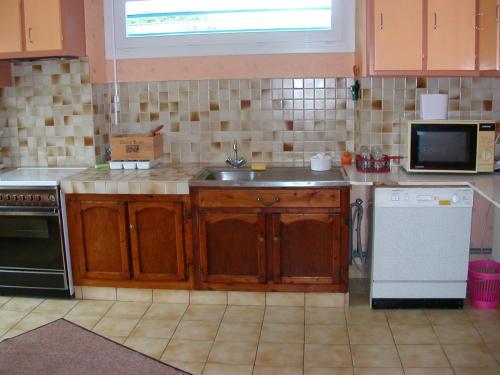 köök, Gîte de Kérisuit (Gite de Kerisuit) in Theix
