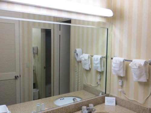 Travelodge by Wyndham Palm Springs - image 10