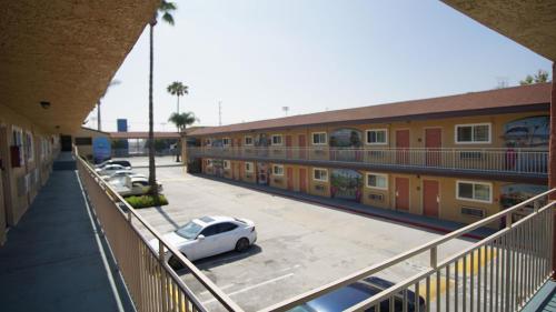 Los Angeles Inn & Suites - LAX