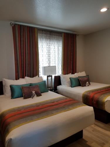 2 double beds