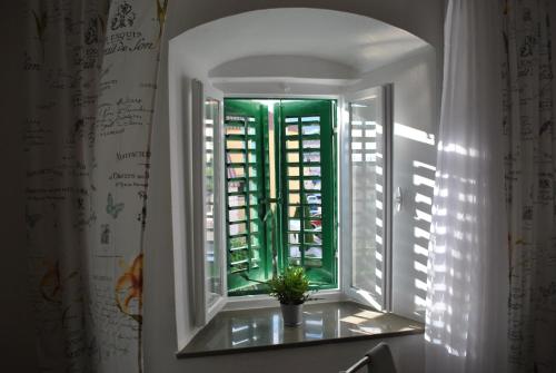  Apartment on the square in Makarska