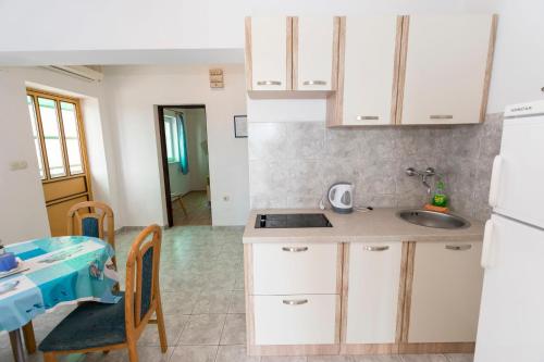 Apartments Ksenija - image 11