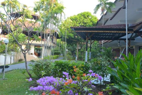 Palm Beach Hotel Bali In Kuta From 18 Trabber Hotels