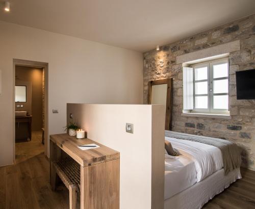 150895542 BASSA MAINA Villas & Suites