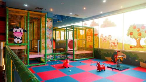 aire de jeux pour enfants, Grand Edge Hotel Semarang in Candi