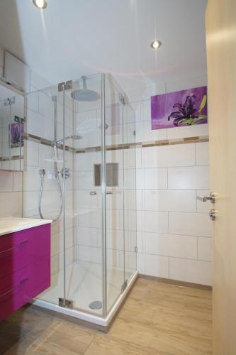 2 bedrooms, 3 beds