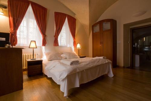 Residence Thunovska - image 3