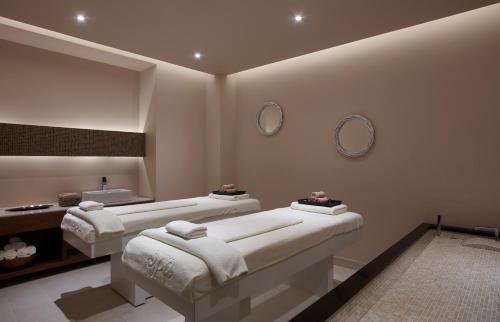 Boutique 5 Hotel & Spa - Adults Only - image 11