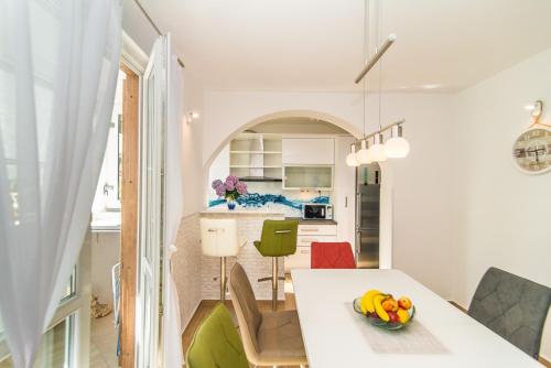 Vera Luxury - image 2