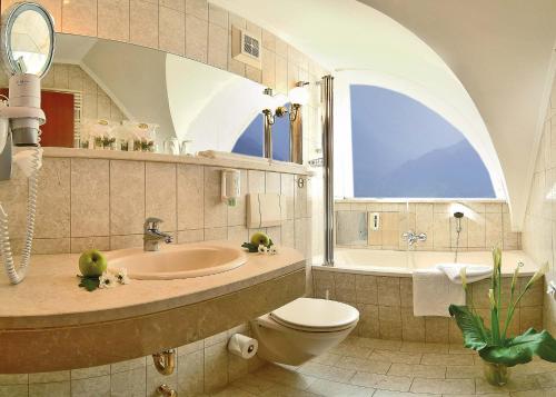 Hotel Salzburger Hof - image 4