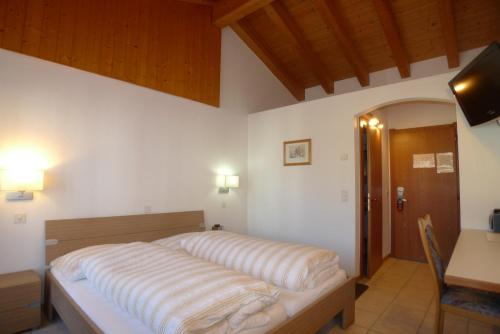 Hotel Astoria Room Type - Family Room with Balcony - Annex