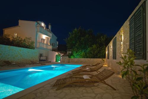  Villa Marta, near Split, private pool and cinema room in 21292 Srinjine