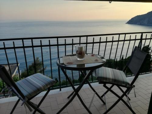  A & M HOUSE, Pension in Moneglia